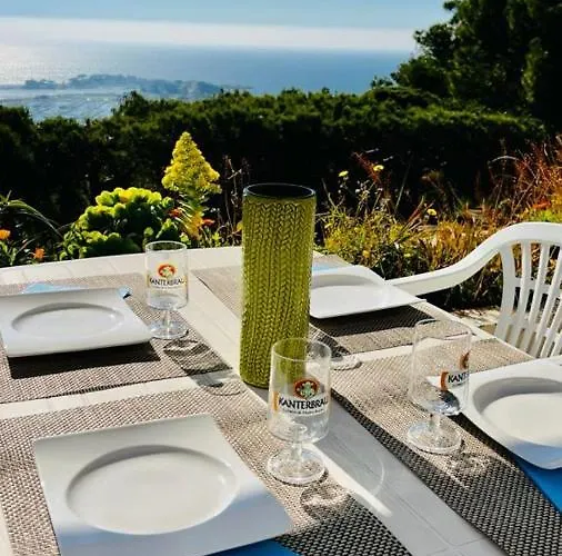 Vue Mer Panoramique Et Piscine