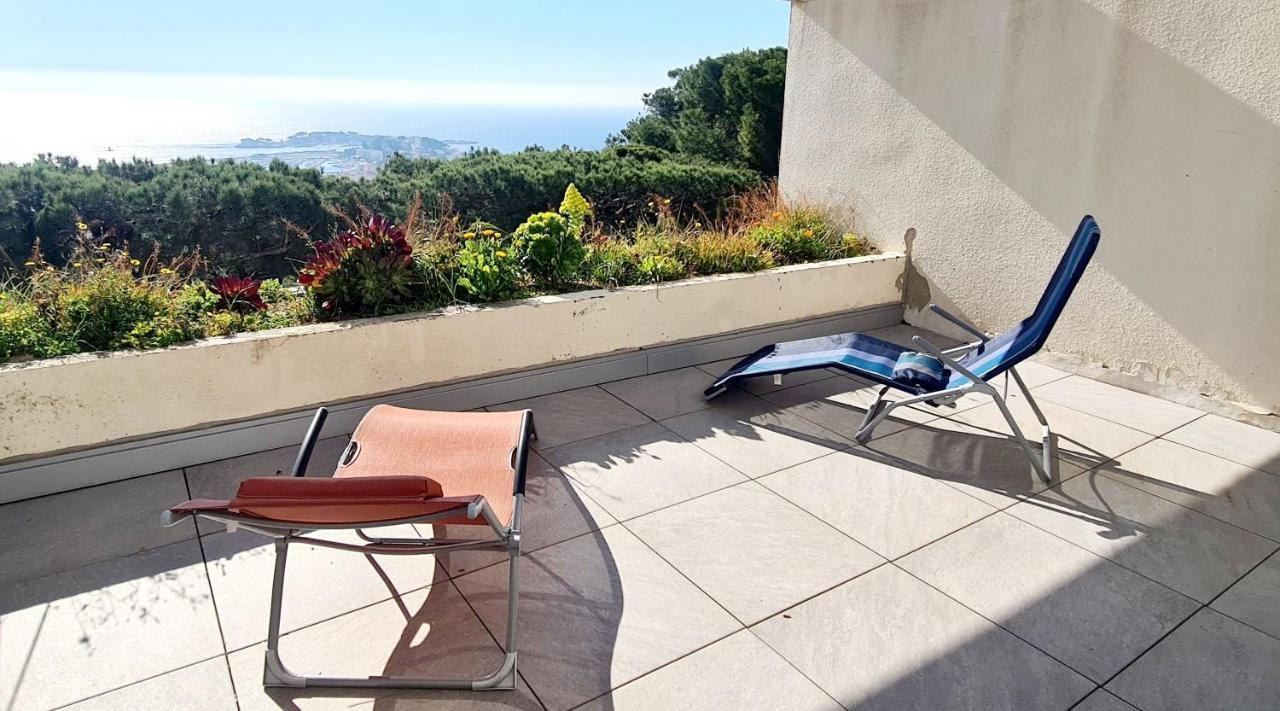 Vue Panoramique Et Piscine